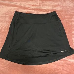 BLACK NIKE DRI-FIT GOLF SKIRT (LARGE)